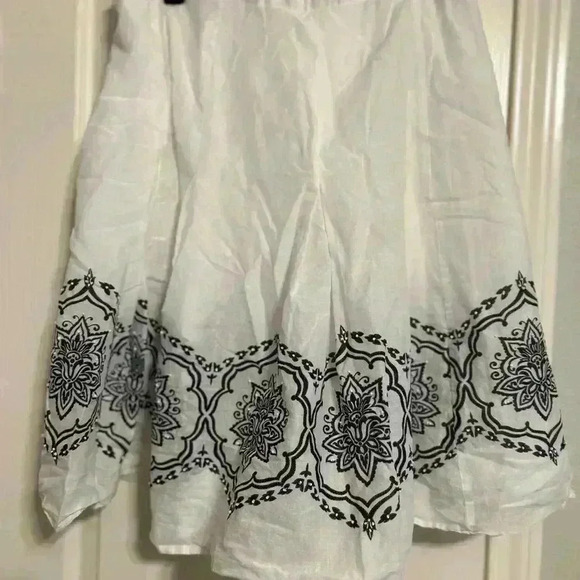 Large skirt by attention - white and black with beads - size large - Picture 5 of 5